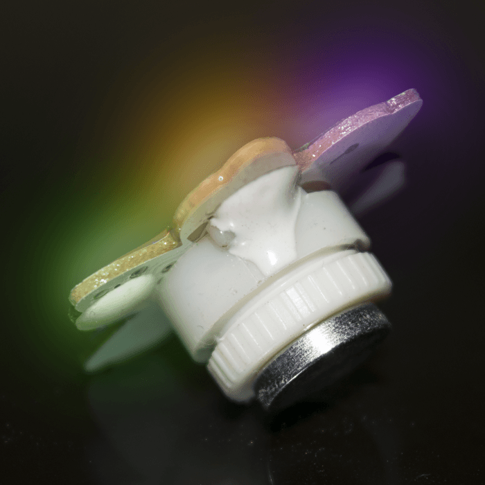 LED Blinky Magnet Pin - Rainbow Flower