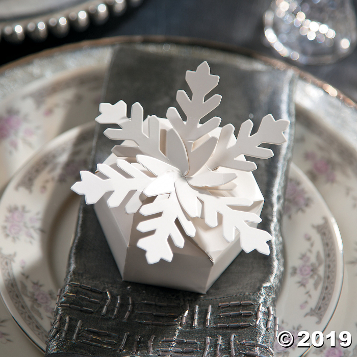 Snowflake Favor Boxes (24 Piece(s))