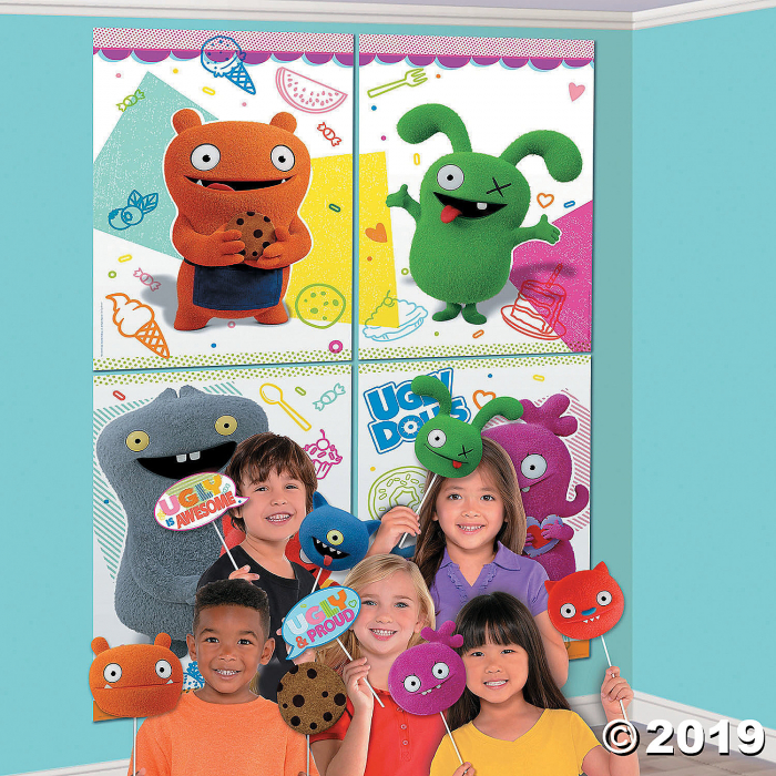 UglyDolls Backdrop Banner Set with Photo Stick Props (1 Set(s))