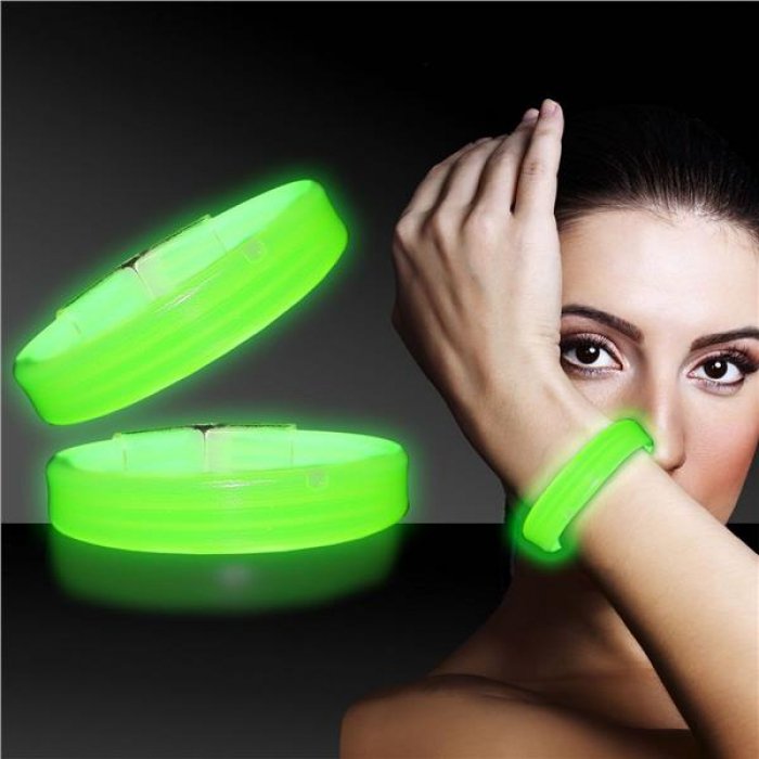 Green Triple Wide Glow Bracelets (Per 25 pack)