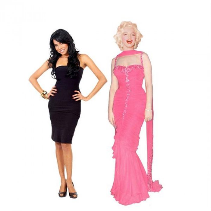 Marilyn Monroe - Blonde woman in pink dress with necklace - CleanPNG /  KissPNG